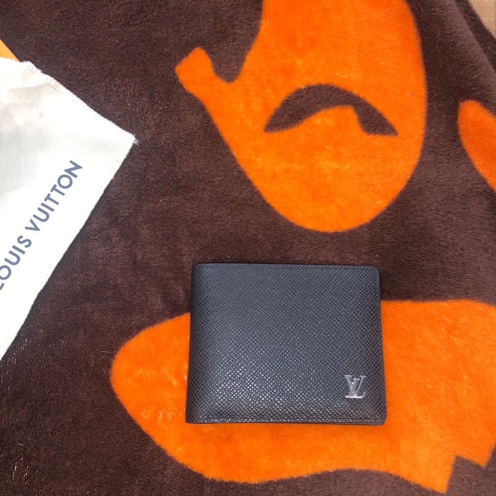 Men’s Louis Vuitton Multiple Wallet Black Taiga